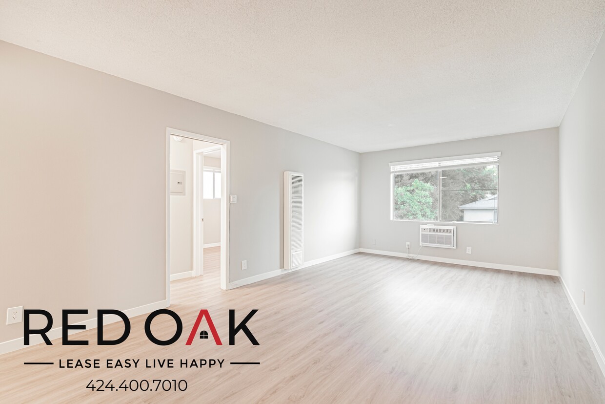 Foto principal - 12737 Moorpark St