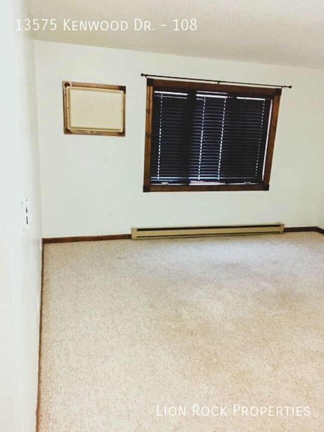 Foto del edificio - Rare Find: One Bedroom At Kenwood Acres fo...