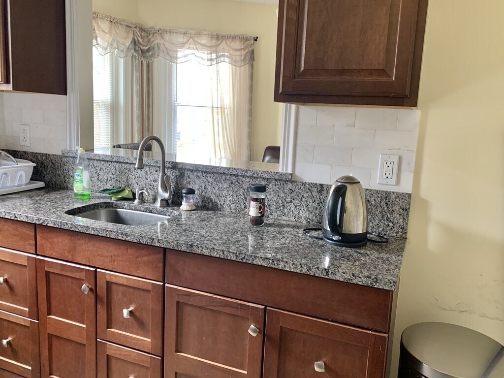 Foto principal - 369 Tappan St