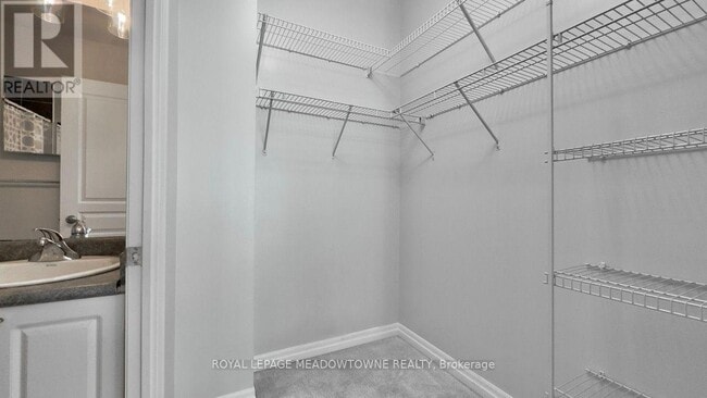 Building Photo - 223 Webb Dr
