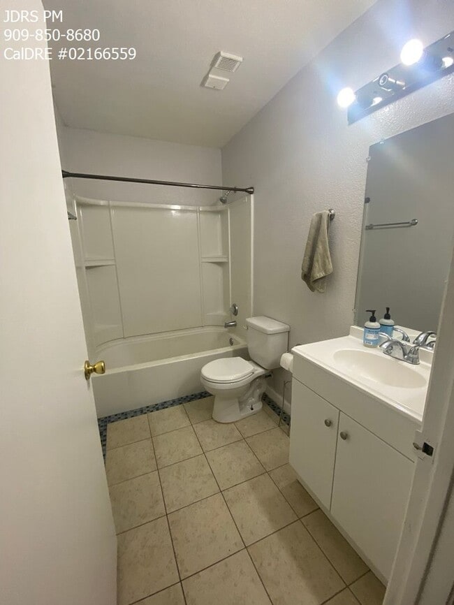 Building Photo - Diamond Bar 2 Bedroom Condo