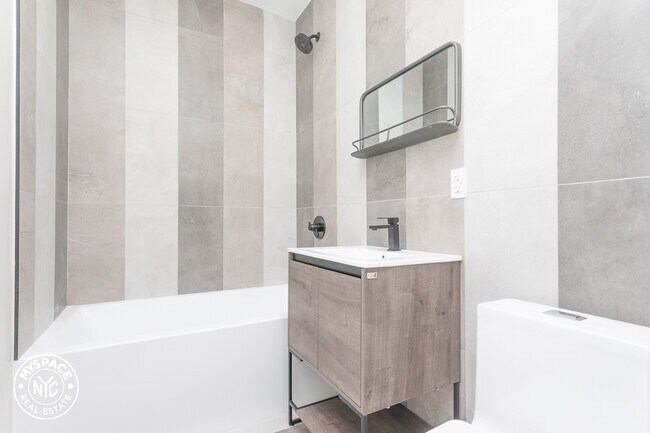 Foto del edificio - 1001 Rogers Ave