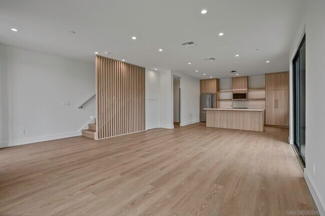 Building Photo - 6253 Dowling Dr