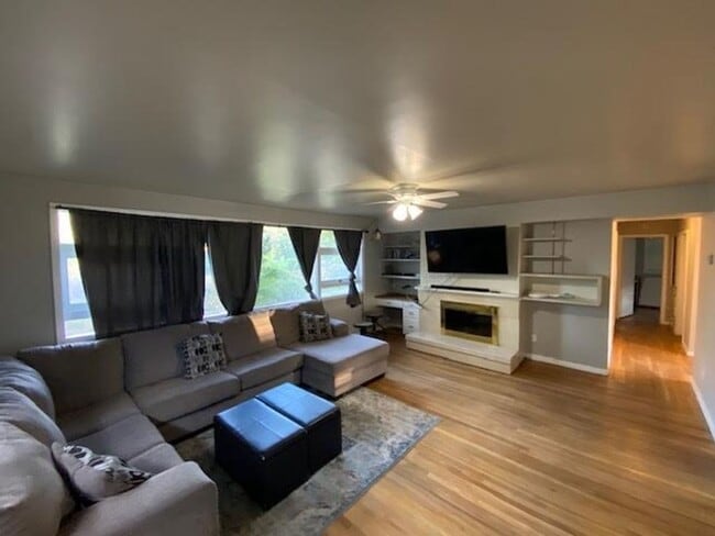Building Photo - Charming Ranch Style Single Family Home