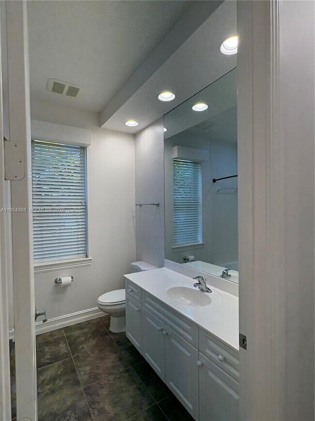 Foto del edificio - 18265 SE Ridgeview Dr