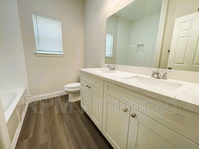 Foto del edificio - 2218 Bringhurst St