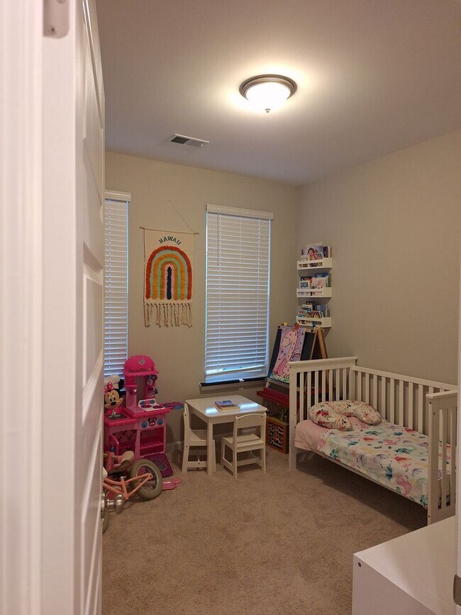 Building Photo - Outstanding Three Bedroom Home in the Ashcroft Community!