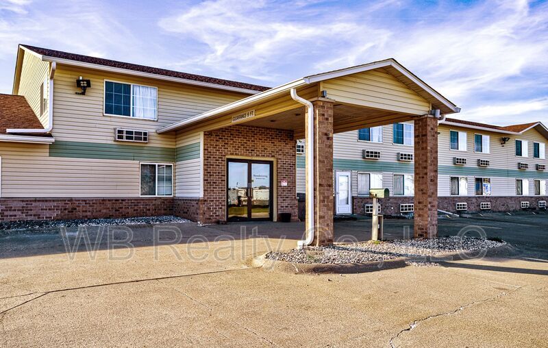 1521 S G Ave Unit 300, Nevada, IA 50201 Condo for Rent in Nevada, IA