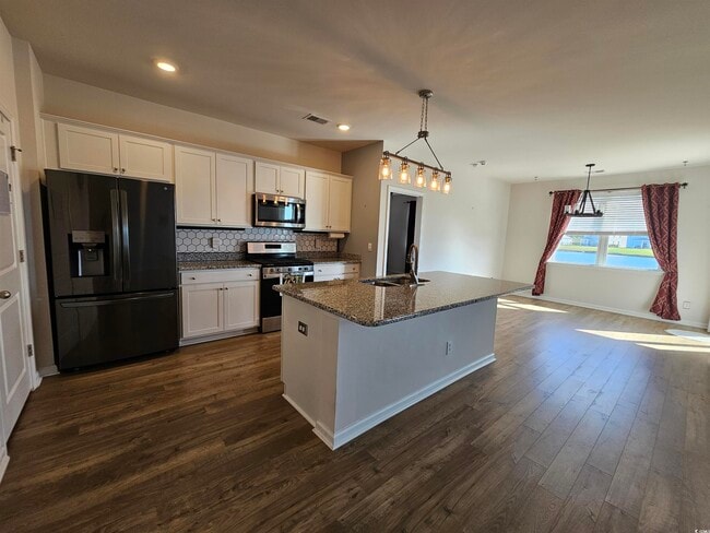 Foto del edificio - 3193 Bells Lk Cir