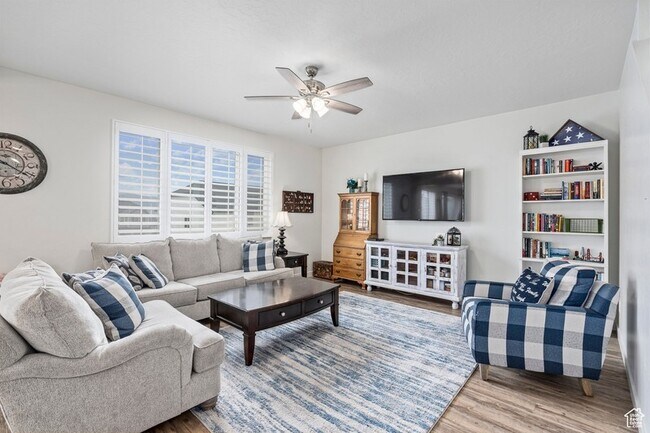 Foto del edificio - 2142 N Elderberry Dr