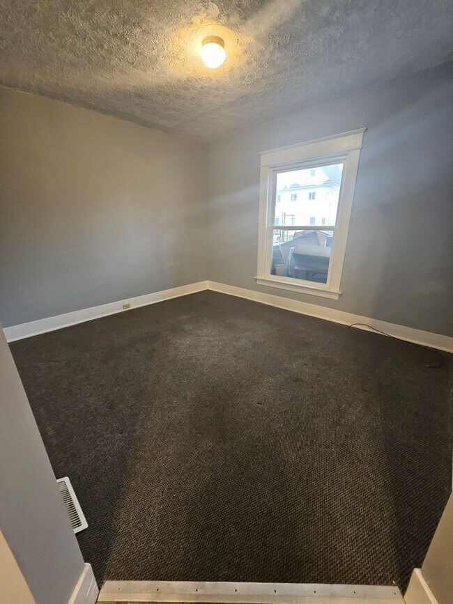 Foto del edificio - 1123 E 24th St