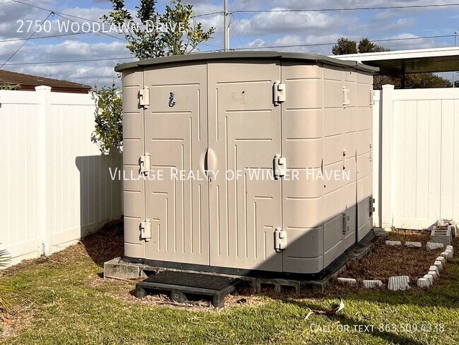 Building Photo - Winter Haven Pool Home With Fenced Yard