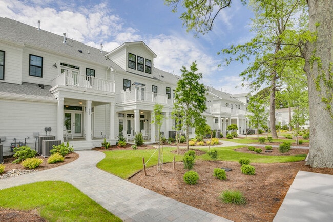 Building Photo - 507 The Virginia Beach Shore House