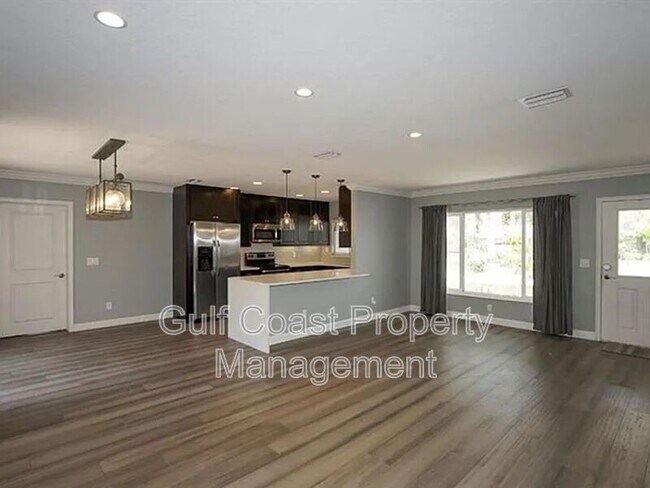 Foto del edificio - 2440 Parson Ln