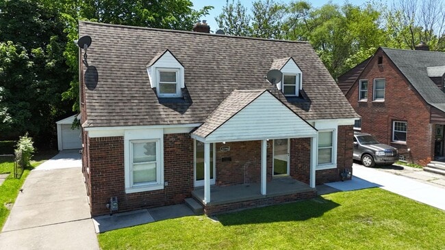 Building Photo - 22148 Moross Rd