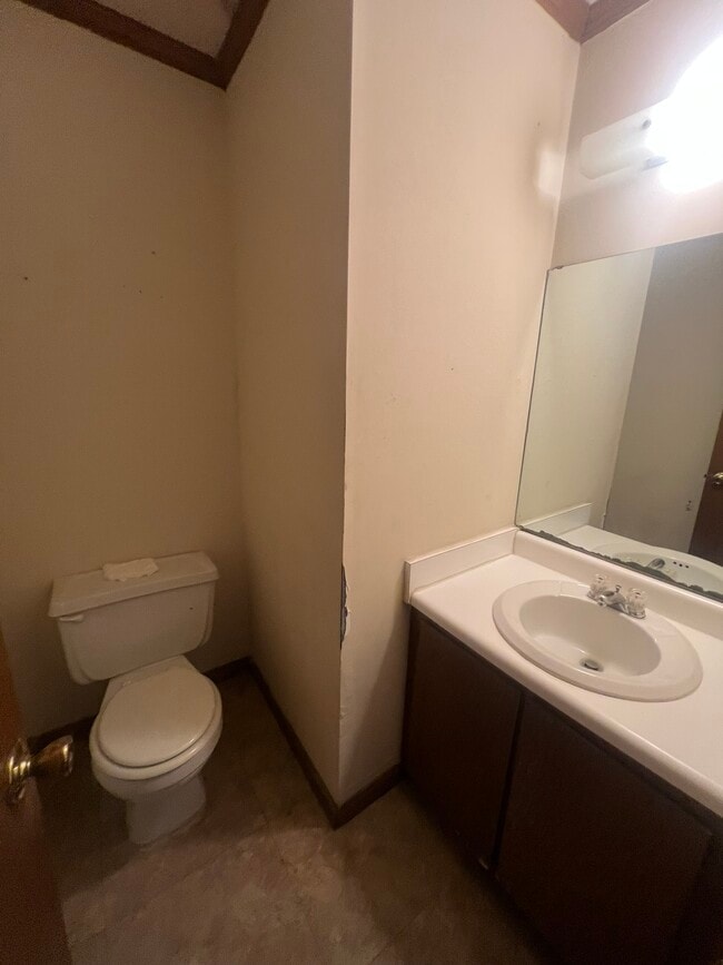 Downstairs 1/2 Bathroom - 3208 Crestwood Dr