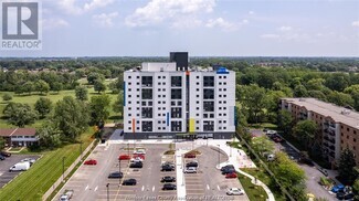 Building Photo - 3100 Meadowbrook Ln
