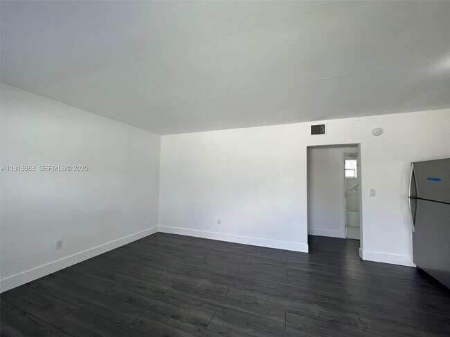 Foto del edificio - 2150 NW 24th St