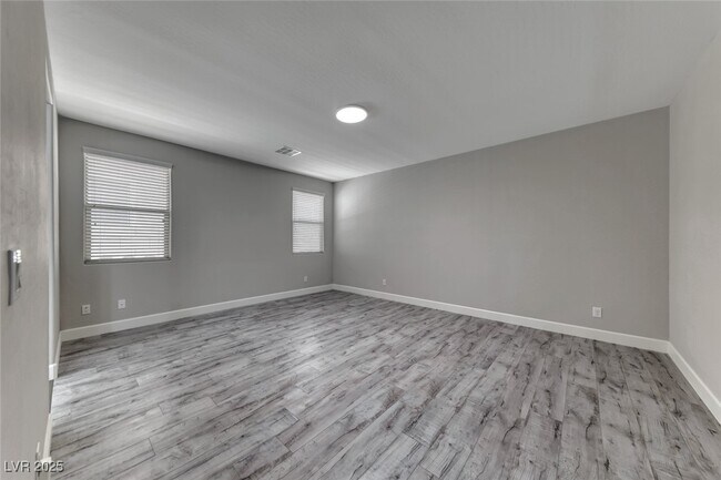 Foto del edificio - 6118 Andover Wood Rd