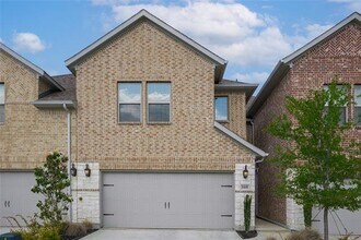 Building Photo - 509 Hutchinson Ln