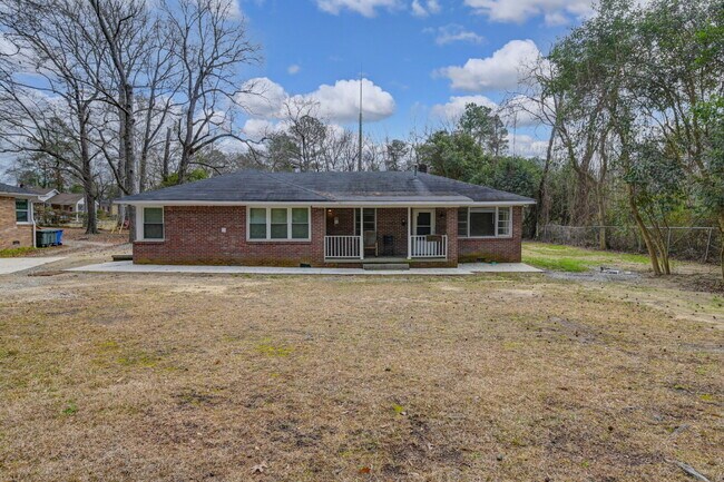 Foto del edificio - Cozy 2 Bedroom Home with Large Yard | Move-In Ready