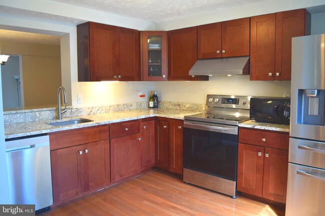 Building Photo - 1549 Autumn Ridge Cir