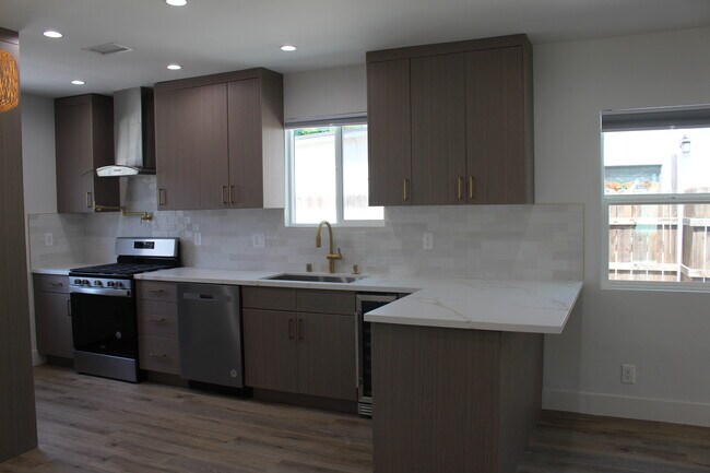 Building Photo - 229 Jesse Ave