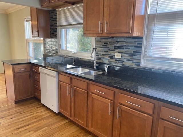 Foto del edificio - 312 N Reuter Dr