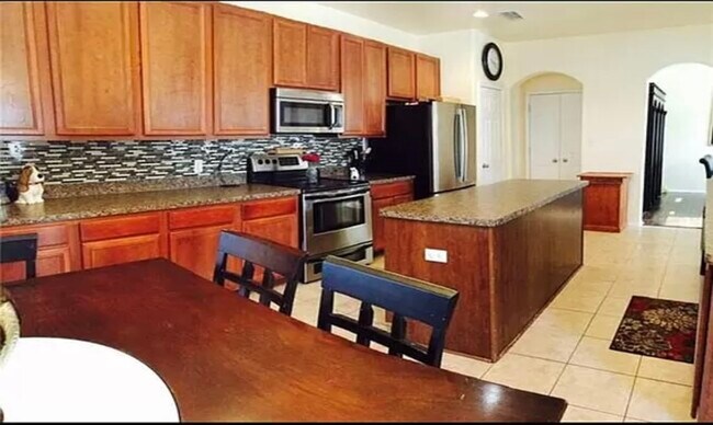 Building Photo - 106 Bear Claw Ct