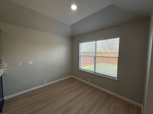 Foto del edificio - 1909 Morning Dove Dr