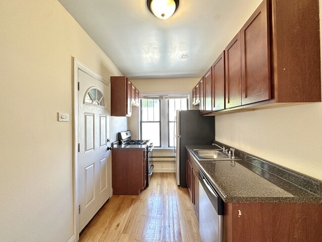 Building Photo - 2851 N Orchard St
