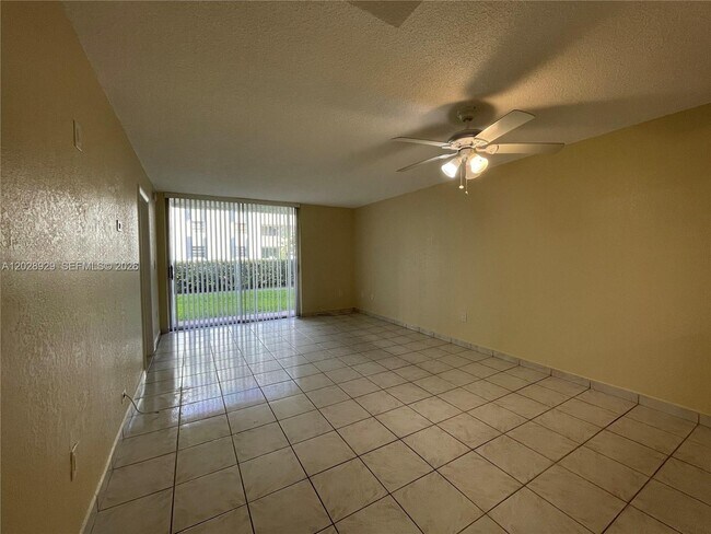 Foto del edificio - 10090 NW 80th Ct