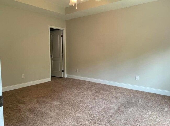 Building Photo - 834 Landing Dr
