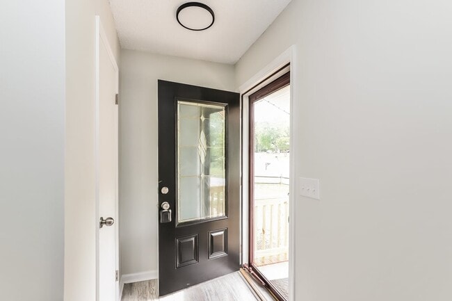 Building Photo - 5401 Bayberry Ln