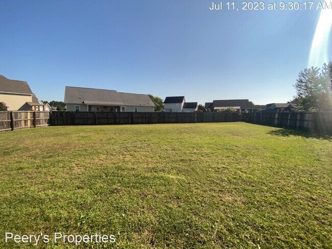 Foto del edificio - 4 br, 2.5 bath House - 821 Camwheel Drive