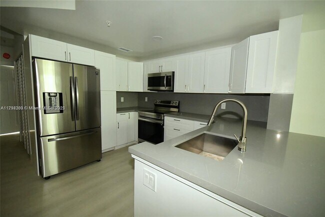 Foto del edificio - 781 SW 148th Ave