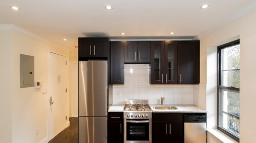 Foto del edificio - 445 E 9th St