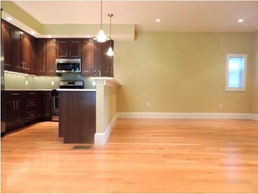 Building Photo - 8 Marine Rd