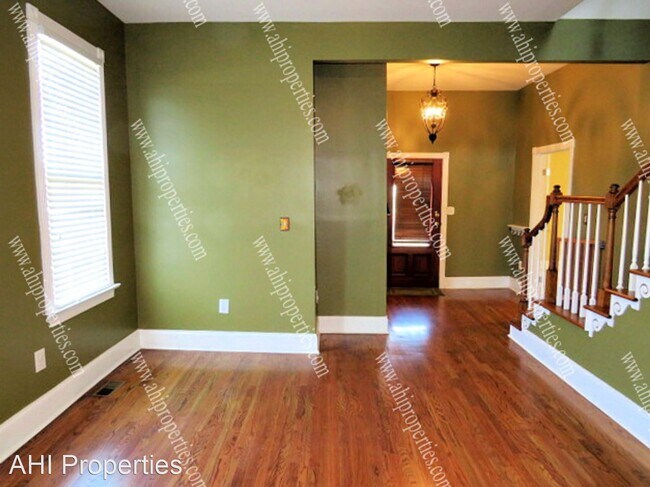 Foto del edificio - 4 br, 3 bath House - 900 Clinton Avenue E