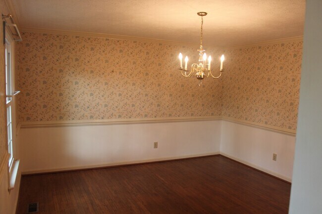 Building Photo - 202 Admiral Ct