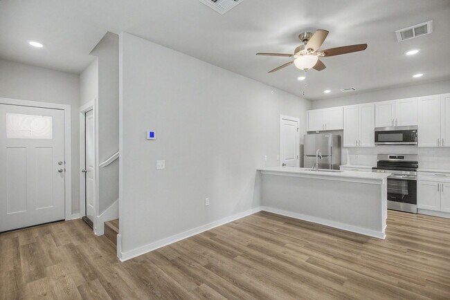 Building Photo - ***403 S. 29th Street***