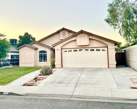 Building Photo - 409 Manzanita Dr