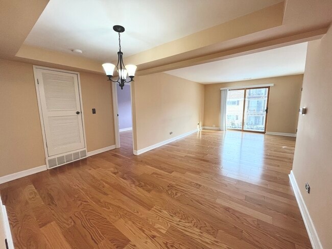 Building Photo - 8521 W Rascher Ave