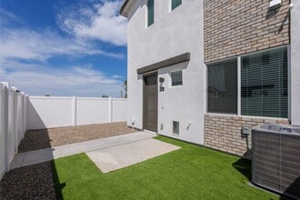 Building Photo - Corsica Villas at 20th Street