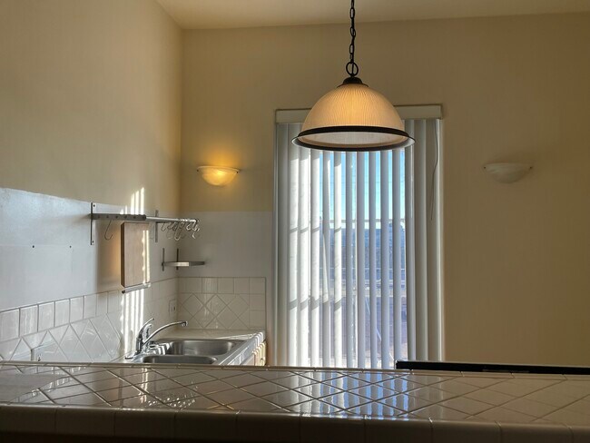 Foto del edificio - 1115 S Pacific Ave