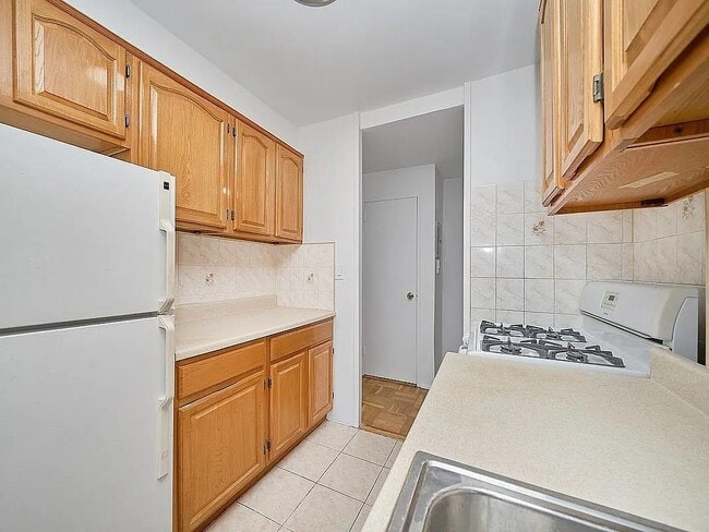 Foto del edificio - 115 Ashland Pl