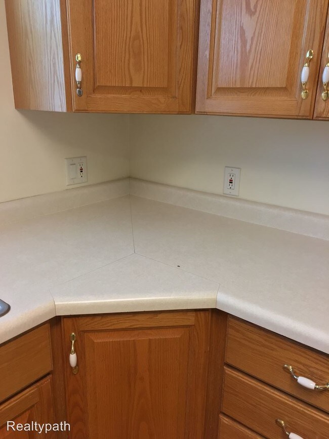 Building Photo - 260 E 400 N