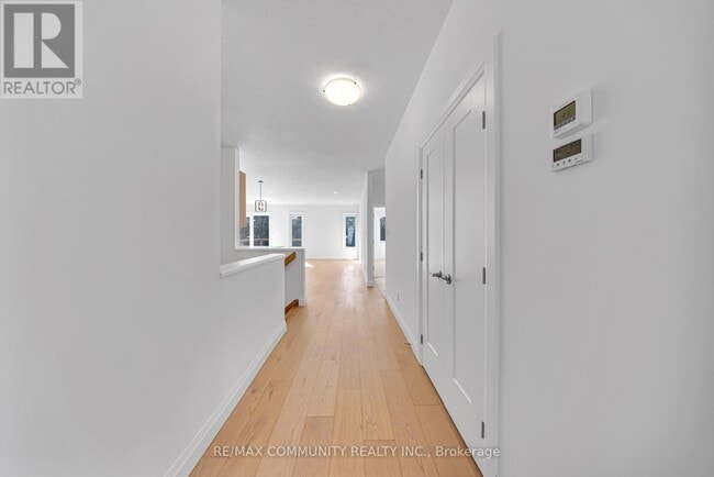 Building Photo - 14 Alexander Cir