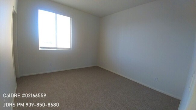 Building Photo - Eastvale 5 Bedroom Home Available in June
