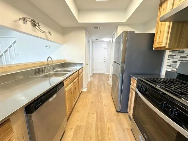 Foto del edificio - 12136 Thompkins Dr